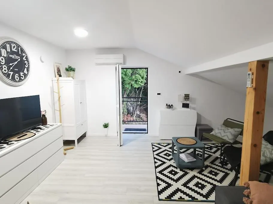Close To City Far From Crowd Apartment Rijeka