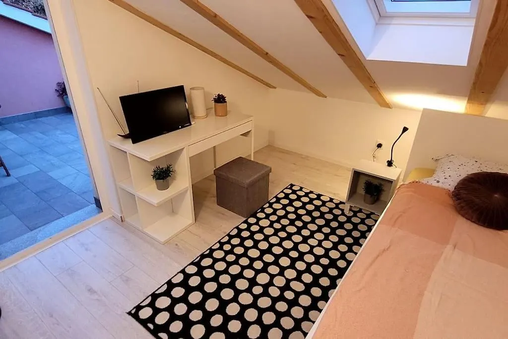 Close To City Far From Crowd Apartment Rijeka