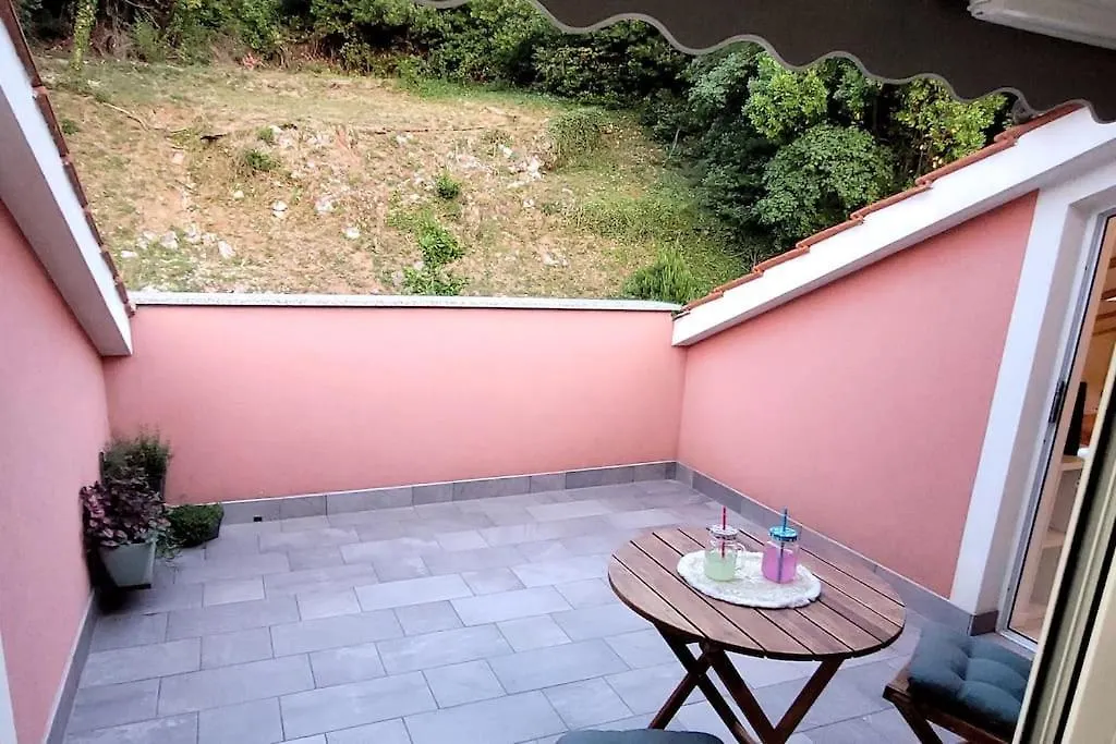 Close To City Far From Crowd Apartment Rijeka