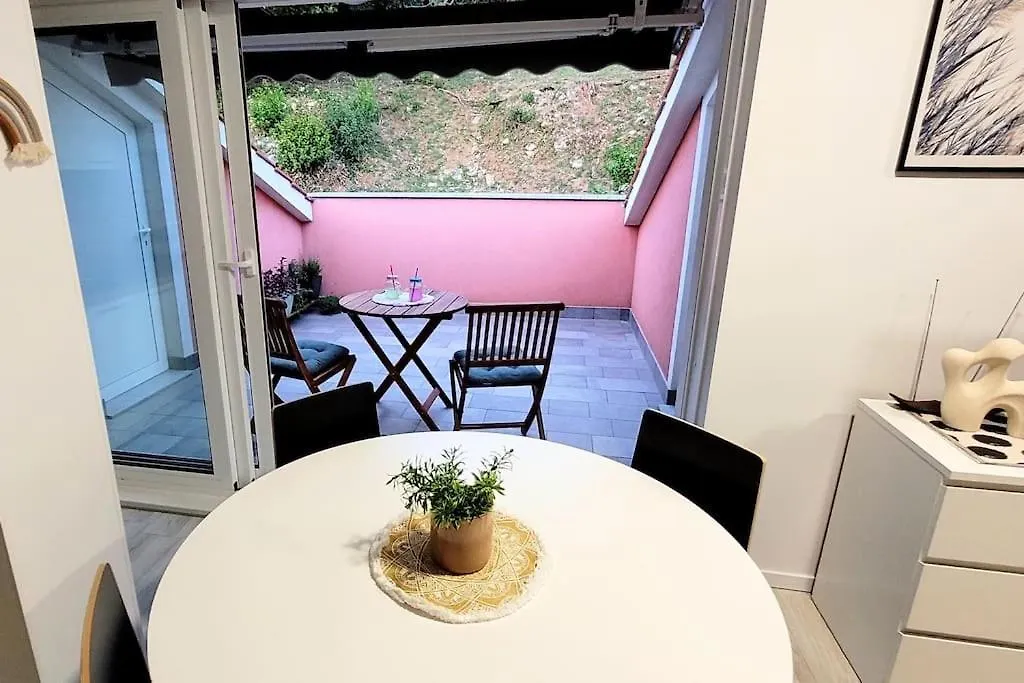 Close To City Far From Crowd Apartment Rijeka